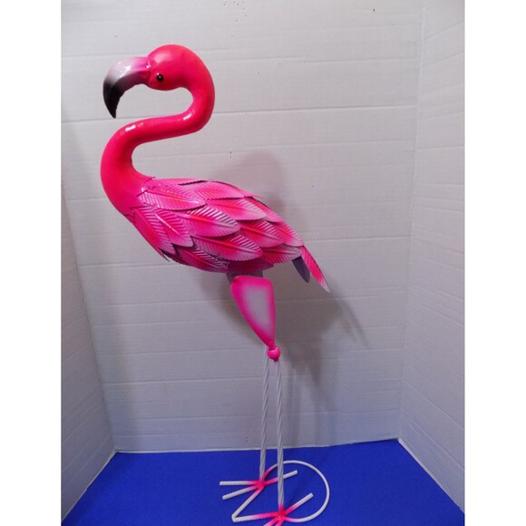 NEW Metal Flamingo Statue Figurine Home Decor Florida Souvenir - Picture 3 of 6
